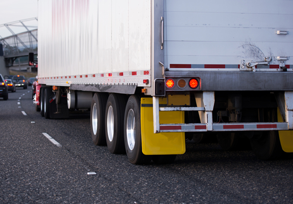 Tractor-Trailer Leaks Tar On I-295...